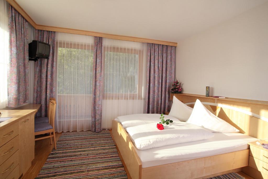 Hotel Garni Haus Anita 리징 객실 사진